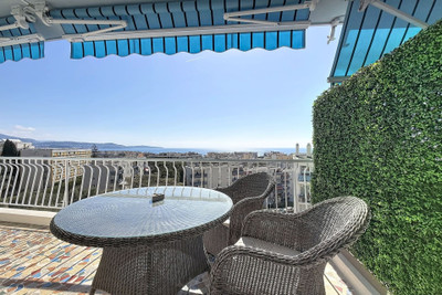 French property for sale in Nice, Alpes-Maritimes - €429,000 - photo 1