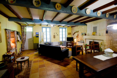 French property for sale in Balanzac, Charente-Maritime - €399,000 - photo 4