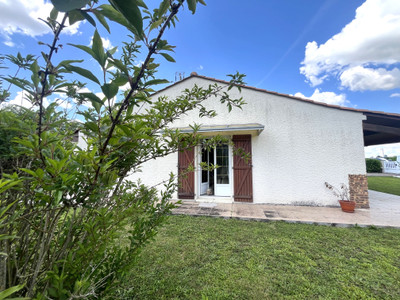 Maison à vendre à La Couronne, Charente, Poitou-Charentes, avec Leggett Immobilier