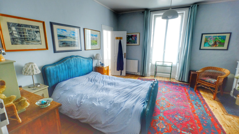 French property for sale in Saint-Jean-d'Angély, Charente-Maritime - €199,800 - photo 6