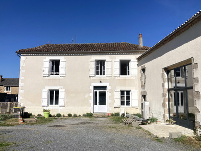 Maison à vendre à Millac, Vienne, Poitou-Charentes, avec Leggett Immobilier