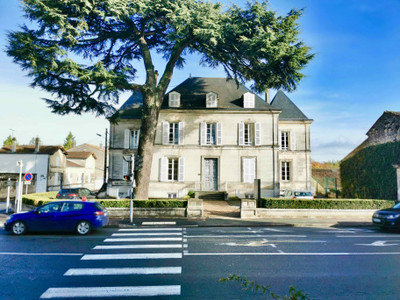  à vendre à Cognac, Charente, Poitou-Charentes, avec Leggett Immobilier