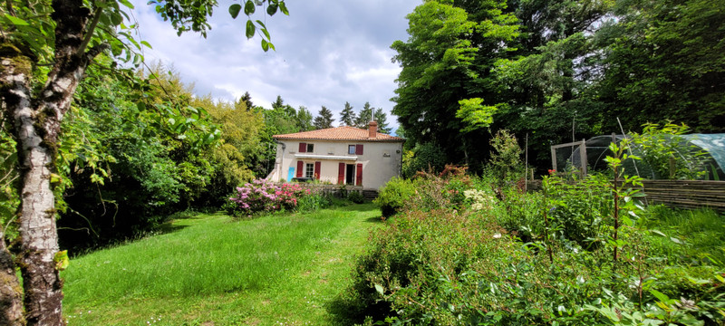 Maison à vendre à Montembœuf, Charente - 381 600 € - photo 1