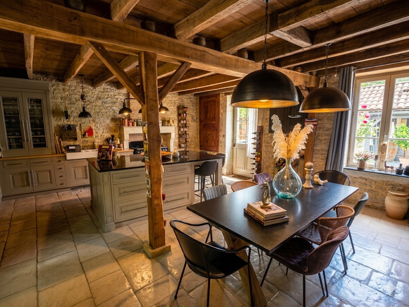 French property for sale in Nanteuil-en-Vallée, Charente - €381,600 - photo 2