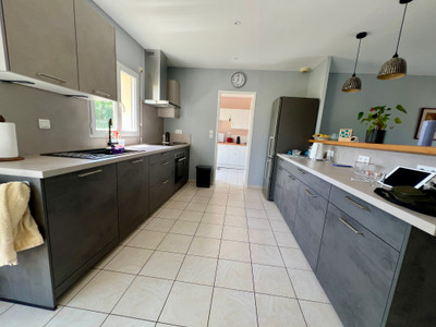 French property for sale in Antezant-la-Chapelle, Charente-Maritime - €210,600 - photo 3