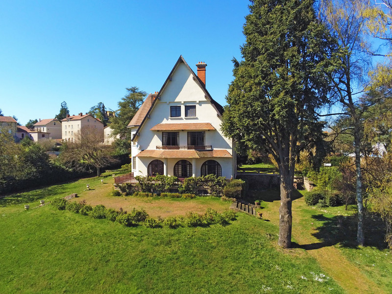 French property for sale in Chazelles-sur-Lyon, Loire - €790,000 - photo 1
