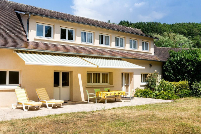 French property for sale in Mariol, Allier - €195,000 - photo 0