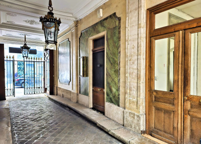 French property for sale in Paris 8e Arrondissement, Paris - €457,000 - photo 9