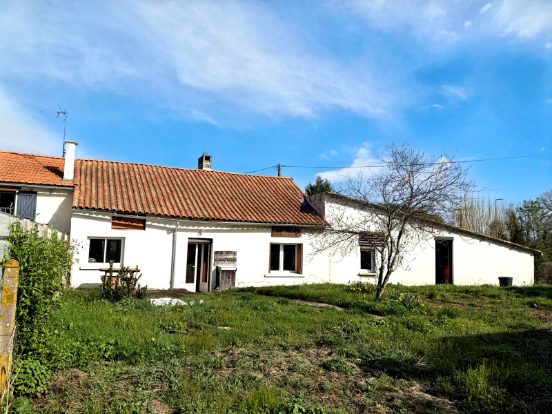 Propriété à vendre à Usson-du-Poitou, Vienne - 75 000 €