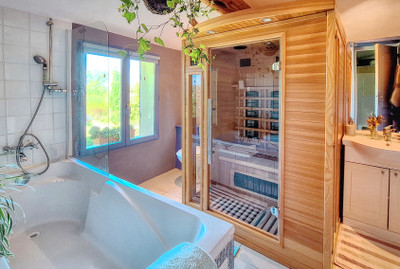 French property for sale in Apt, Vaucluse - €530,000 - photo 6