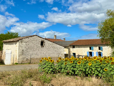 Maison à vendre à Lorignac, Charente-Maritime, Poitou-Charentes, avec Leggett Immobilier
