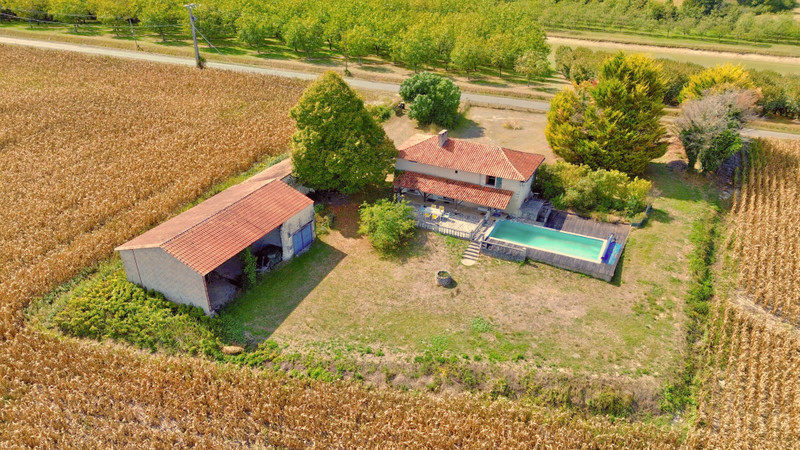 Propriété à vendre à Pillac, Charente - 245 000 €