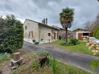 Maison à vendre à Villebois-Lavalette, Charente - 212 000 € - photo 1