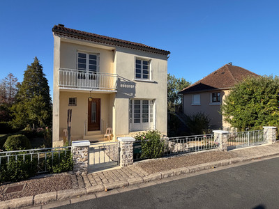 Maison à vendre à Hautefort, Dordogne, Aquitaine, avec Leggett Immobilier