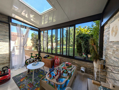 French property for sale in Vedène, Vaucluse - €399,000 - photo 5