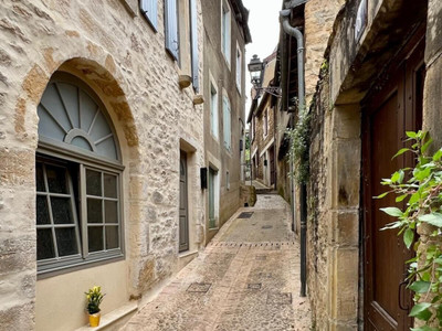 Maison à vendre à Sarlat-la-Canéda, Dordogne, Aquitaine, avec Leggett Immobilier