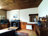 Maison à vendre à Le Grand-Madieu, Charente - 149.995 € - photo 4