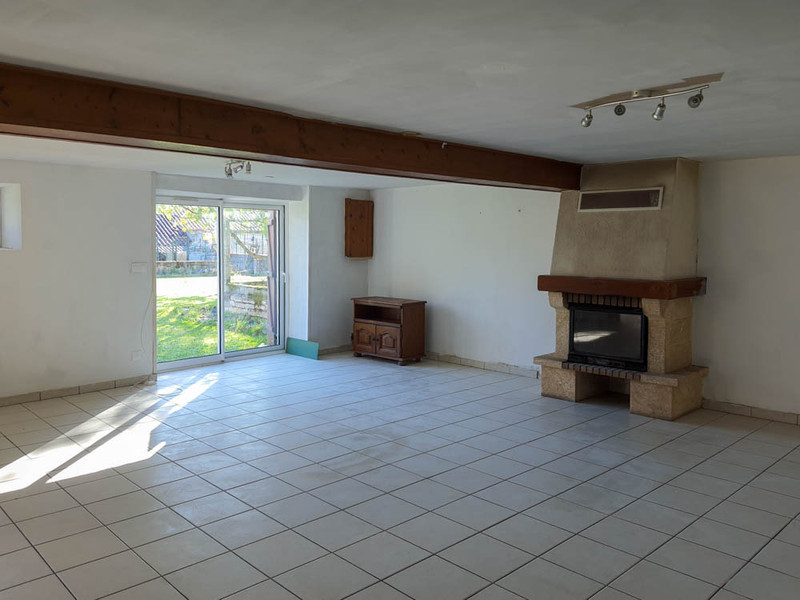 French property for sale in Villemain, Deux-Sèvres - €119,900 - photo 6