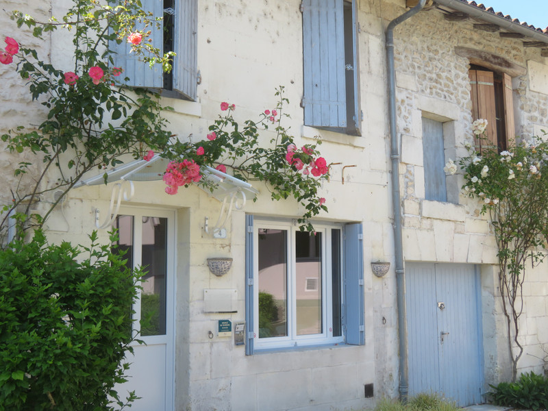 Maison à vendre à Bourg-Charente, Charente - 424.000 € - photo 1