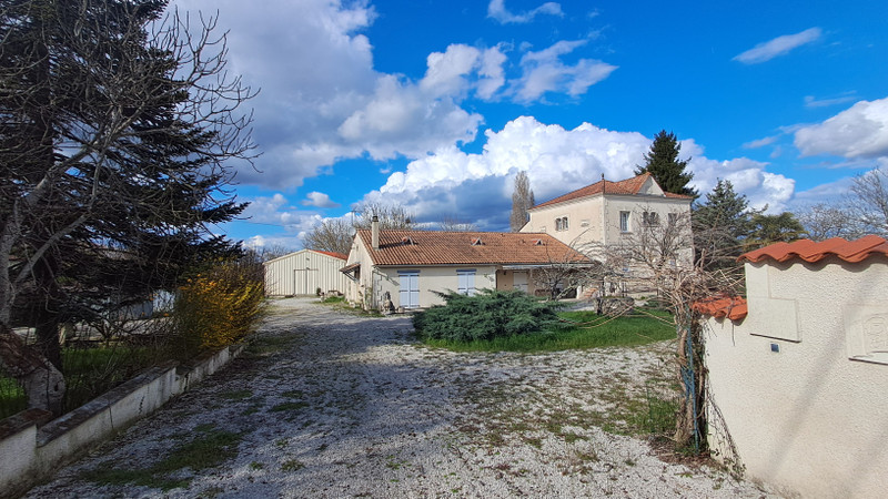 French property for sale in Champagne-et-Fontaine, Dordogne - €365,700 - photo 12