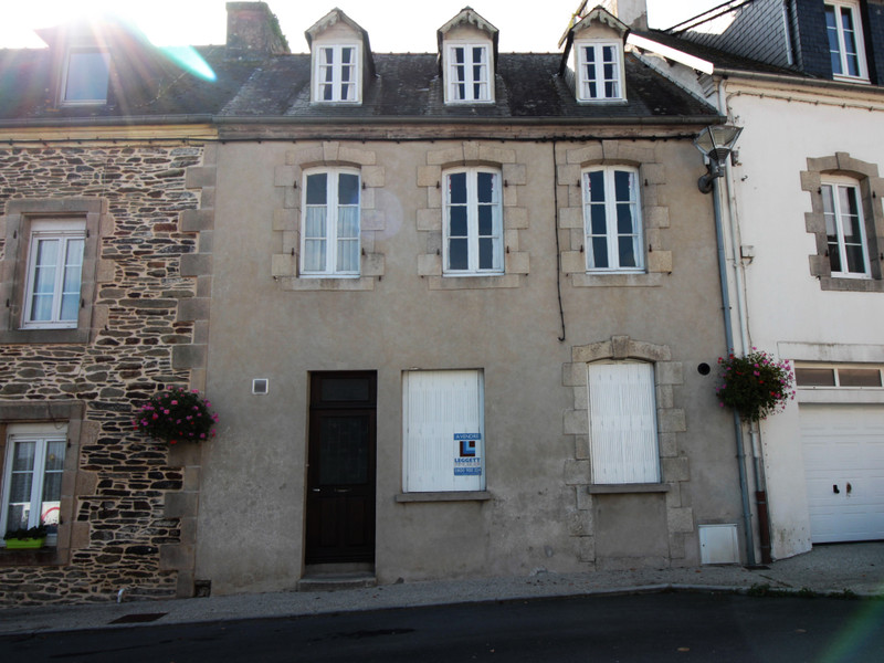 Maison à vendre à Châteauneuf-du-Faou, Finistère - 77 000 € - photo 1