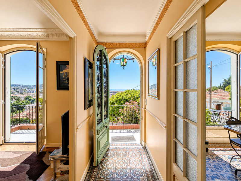 French property for sale in Nice, Alpes-Maritimes - €1,300,000 - photo 4