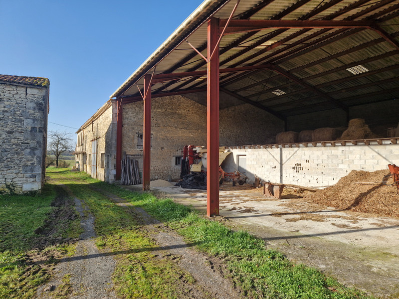 French property for sale in Villebois-Lavalette, Charente - €162,000 - photo 5
