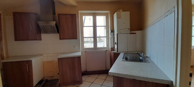 Appartement à vendre à Chabanais, Charente, Poitou-Charentes, avec Leggett Immobilier