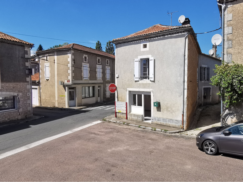 French property for sale in Javerlhac-et-la-Chapelle-Saint-Robert, Dordogne - &#8364;69,600 - photo 3