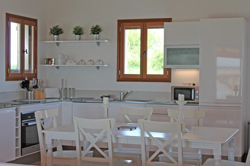 French property for sale in Aubeterre-sur-Dronne, Charente - €349,800 - photo 2