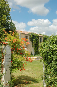 French property for sale in Aumagne, Charente-Maritime - €300,000 - photo 6