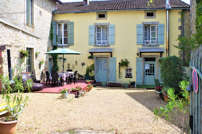 French property for sale in Marval, Haute-Vienne - €175,900 - photo 1