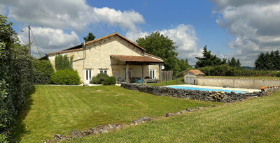 Maison à vendre à Souffrignac, Charente, Poitou-Charentes, avec Leggett Immobilier