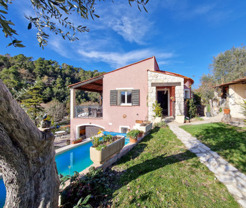 Maison à vendre à Levens, Alpes-Maritimes, PACA, avec Leggett Immobilier