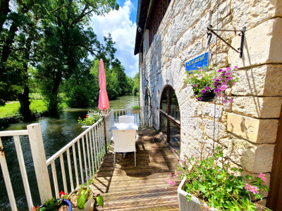 French property for sale in Condac, Charente - €689,000 - photo 1