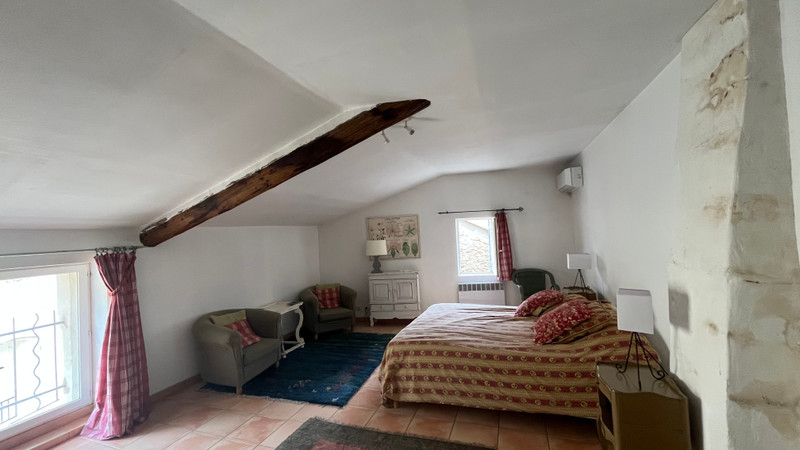 French property for sale in Châteauneuf-du-Pape, Vaucluse - €205,000 - photo 2