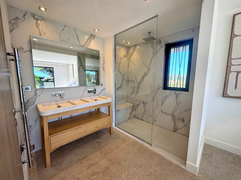 French property for sale in Sainte-Maxime, Var - €2,990,000 - photo 5