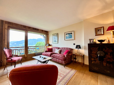 2 bedroom ski apartment FOR SALE in Megeve Mont d’Arbois. Stunning views, close to skiing and golf course.