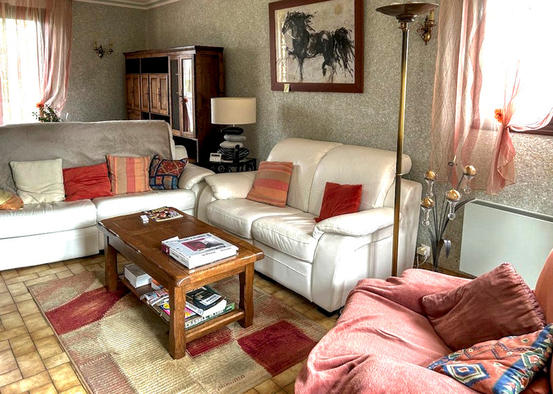 French property for sale in Bayeux, Calvados - €381,600 - photo 1