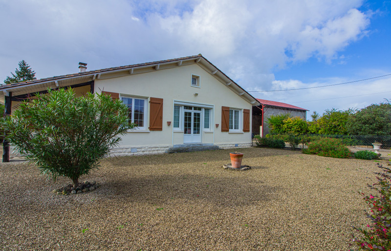 Maison à vendre à Balzac, Charente - 180.000 € - photo 1