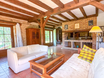 French property for sale in Saint-Chamarand, Lot - €215,000 - photo 2