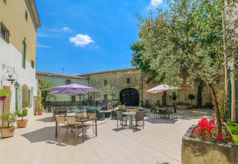 French property for sale in Uzès, Gard - €955,000 - photo 2