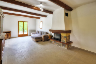 French property for sale in Apt, Vaucluse - €395,000 - photo 2