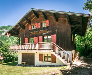 Chalet à vendre à Sixt-Fer-à-Cheval, Haute-Savoie, Rhône-Alpes, avec Leggett Immobilier
