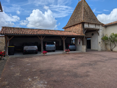 French property for sale in Condéon, Charente - €530,000 - photo 1