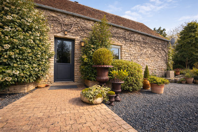 French property for sale in Falaise, Calvados - €999,000 - photo 2