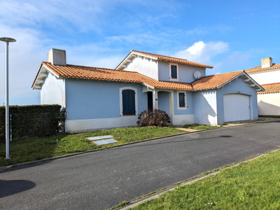 Maison à vendre à L'Aiguillon-sur-Vie, Vendée, Pays de la Loire, avec Leggett Immobilier