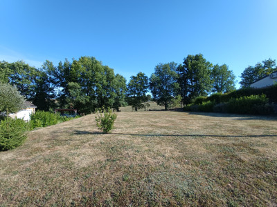 Terrain à vendre à Périgueux, Dordogne, Aquitaine, avec Leggett Immobilier