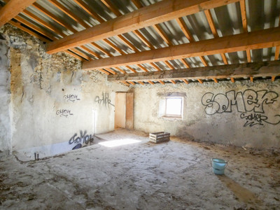French property for sale in Rousset-les-Vignes, Drôme - €105,000 - photo 4