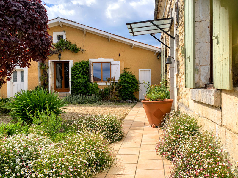 French property for sale in Chalais, Charente - €349,650 - photo 2